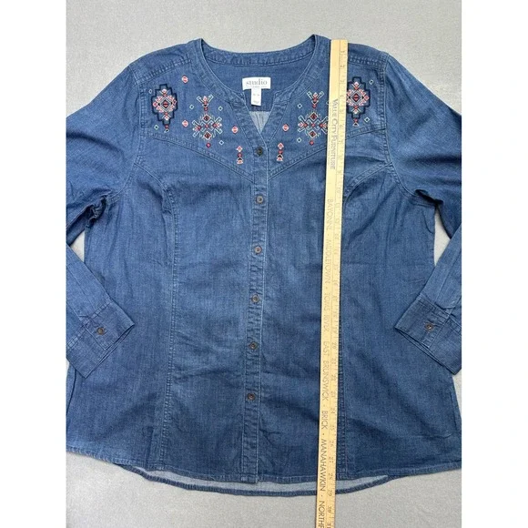 Studio bvd&co. Embroidered Denim Shirt Womens XL Blue Button Down Long Sleeve - Picture 5 of 12
